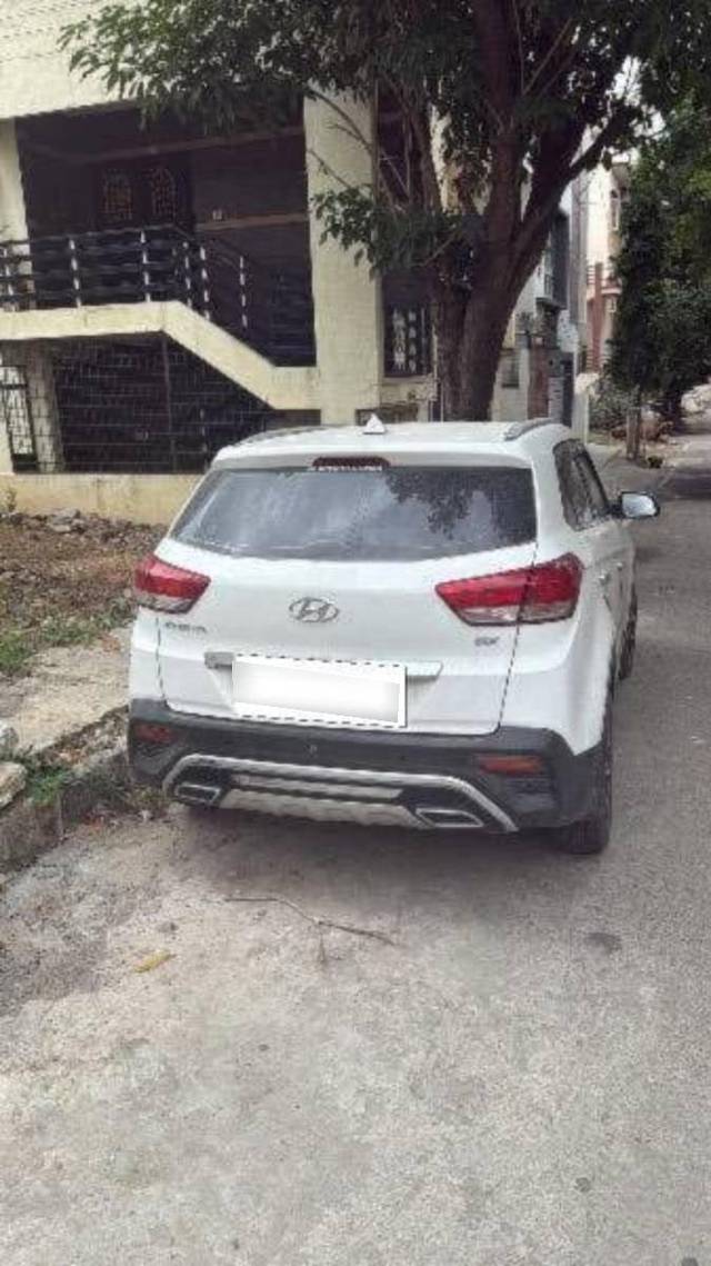 https://images10.gaadi.com/usedcar_image/4625187/original/processed_processed_processed_f1af2ba8-6b97-4e66-9e9a-1219175eb453.jpeg?imwidth=6400