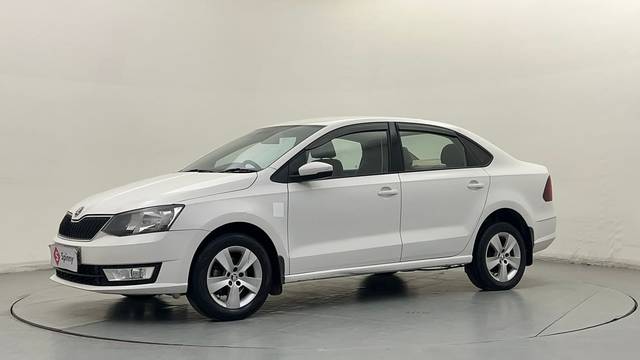 https://images10.gaadi.com/usedcar_image/4625198/original/466136f5f371bec0f5b9d9ef4f8edb1b.JPG?imwidth=6400