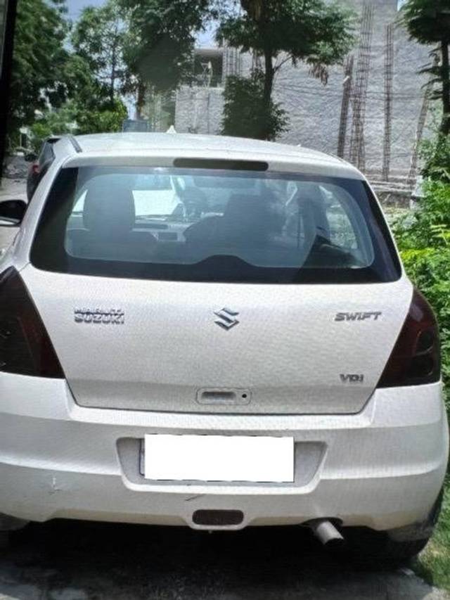 https://images10.gaadi.com/usedcar_image/4625199/original/processed_f4622c5b-e05b-4200-9cc7-aca7f8d52c17.jpg?imwidth=6401