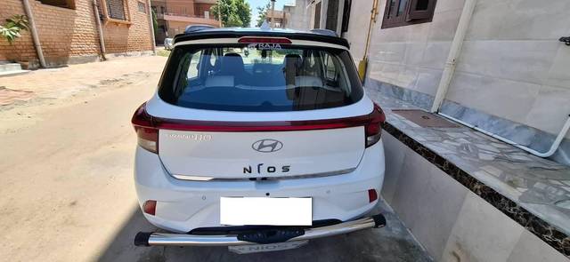 https://images10.gaadi.com/usedcar_image/4625224/original/processed_b61aa722-d471-47d9-8cf0-0035233879e5.jpg?imwidth=6401