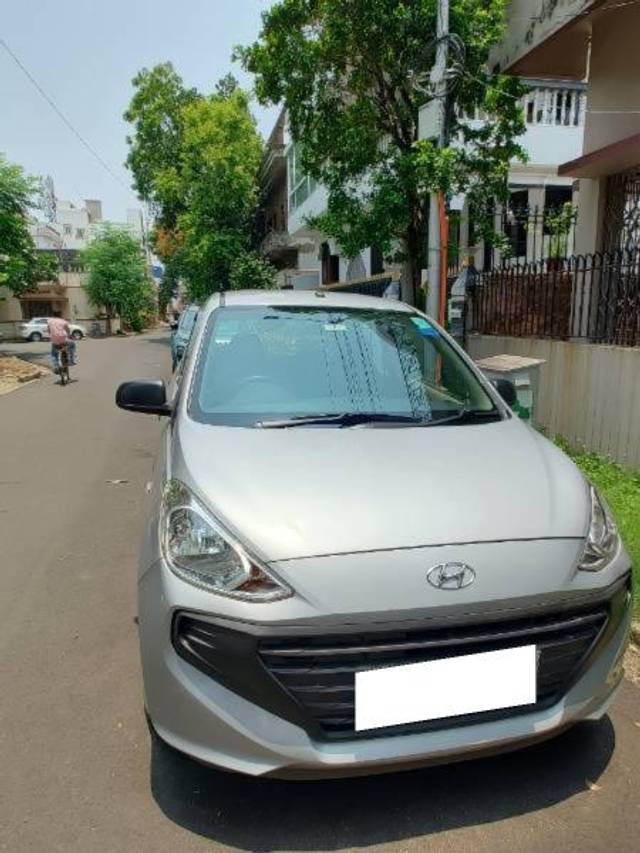 https://images10.gaadi.com/usedcar_image/4625261/original/processed_24833778-8fad-41b9-845f-f8db0c38ac40.jpg?imwidth=6402