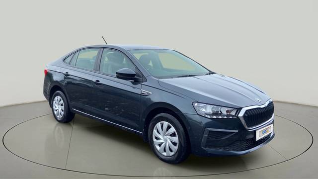 https://images10.gaadi.com/usedcar_image/4625273/original/153351bbb0cf02bbd466724bb7a396c9.jpg?imwidth=6400