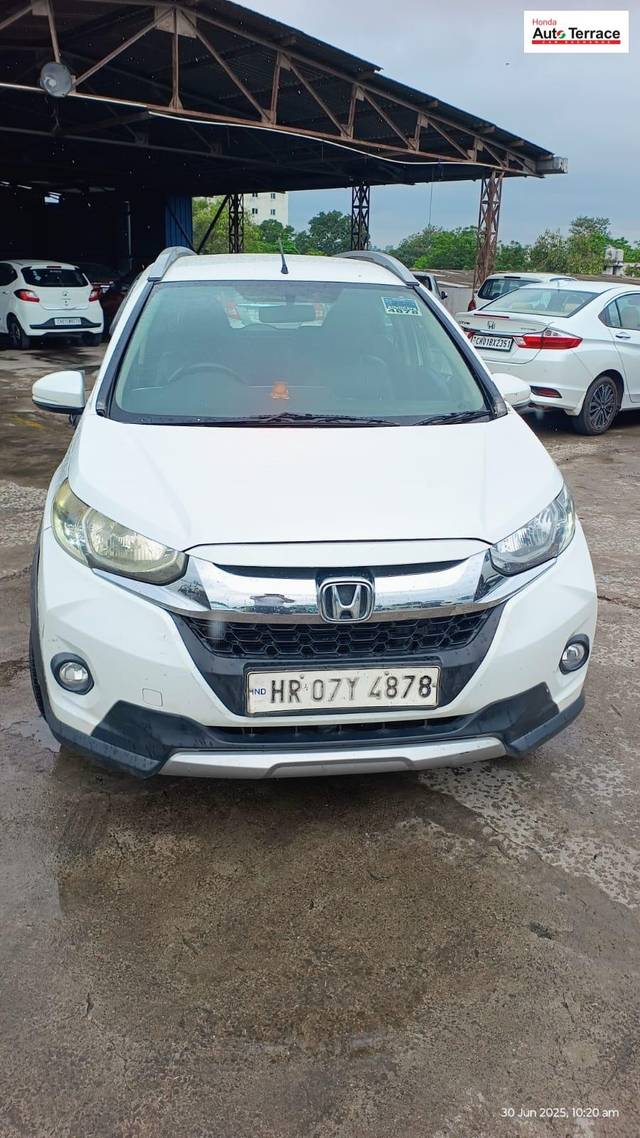 https://images10.gaadi.com/usedcar_image/4625274/original/b205c88759c4b305d4a9a7631c72fae1.jpg?imwidth=6400