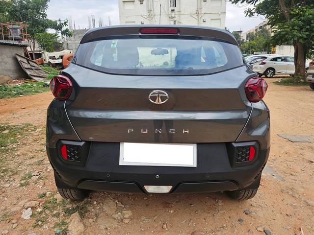https://images10.gaadi.com/usedcar_image/4625276/original/processed_57a75d2d7125f6d208215e73676e0135.jpg?imwidth=6402