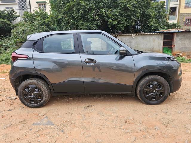https://images10.gaadi.com/usedcar_image/4625276/original/processed_c3157590644f99fe7517e4e2308dc8e3.jpg?imwidth=6401