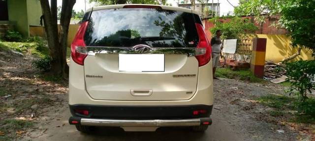 https://images10.gaadi.com/usedcar_image/4625279/original/processed_0e7e756a-9517-4fc1-acf7-b4a243a14d11.jpg?imwidth=6401