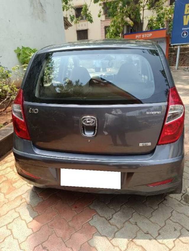 https://images10.gaadi.com/usedcar_image/4625289/original/processed_480babee-4b8c-4251-8fc4-35f2330880a8.jpg?imwidth=6400
