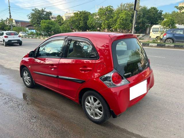 https://images10.gaadi.com/usedcar_image/4625291/original/processed_4b58fc77a7d97de2864380c98d63ea56.jpg?imwidth=6402