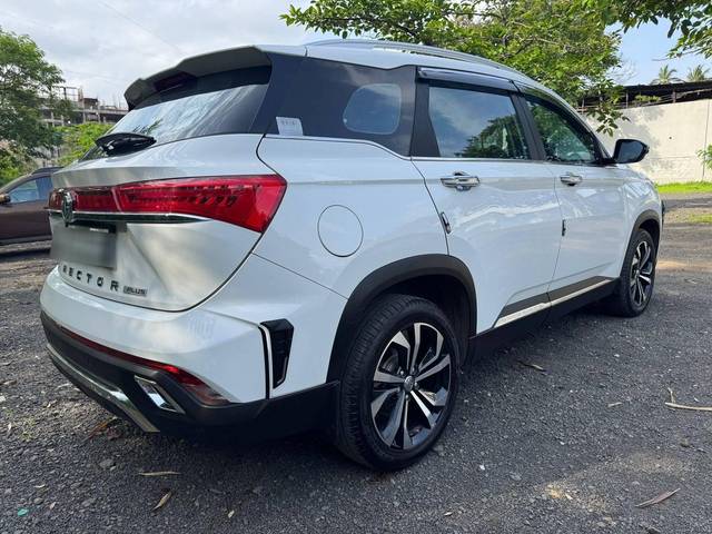 https://images10.gaadi.com/usedcar_image/4625301/original/processed_42b6a5cc150e89e1ad1158bbe555ea58.jpg?imwidth=6402