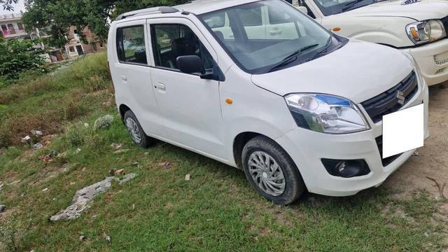 https://images10.gaadi.com/usedcar_image/4625302/original/processed_4c93ceeb1d40256274fefbe1cdcfa507.jpg?imwidth=6400
