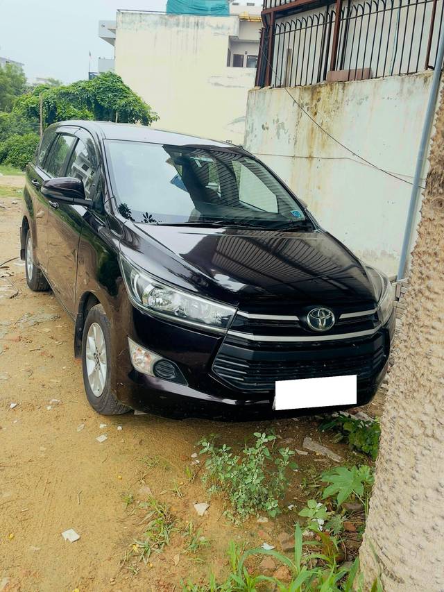 https://images10.gaadi.com/usedcar_image/4625319/original/processed_f1bcacb3-5937-40ea-b021-7818fa89692c.jpg?imwidth=6400
