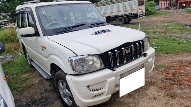 https://images10.gaadi.com/usedcar_image/4625328/original/processed_15d075092f3301319e37516310e35311.jpg?imwidth=6400