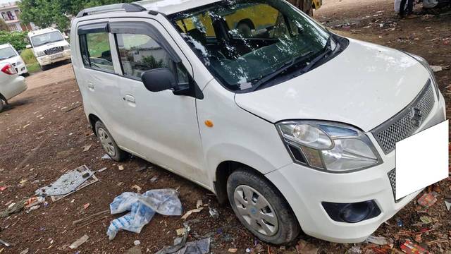 https://images10.gaadi.com/usedcar_image/4625330/original/processed_99e3d068f5556c013e816d24e58b4ce8.jpg?imwidth=6400