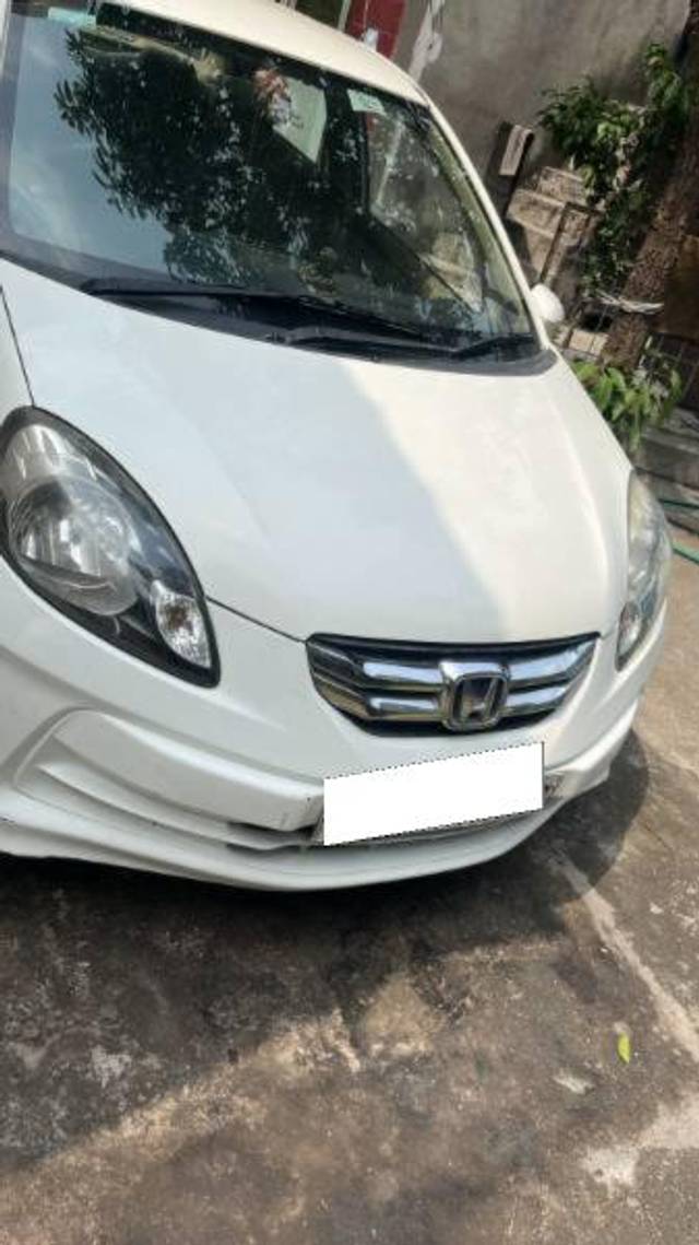 https://images10.gaadi.com/usedcar_image/4625338/original/processed_27ed1357-e846-4b82-8139-4ee3aa0cd067.jpg?imwidth=6400