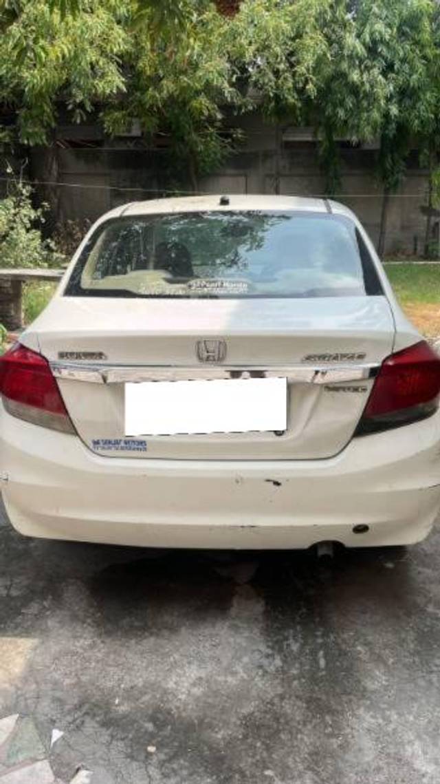 https://images10.gaadi.com/usedcar_image/4625338/original/processed_ef79dd5e-d64c-4577-a571-58e9af714420.jpg?imwidth=6401