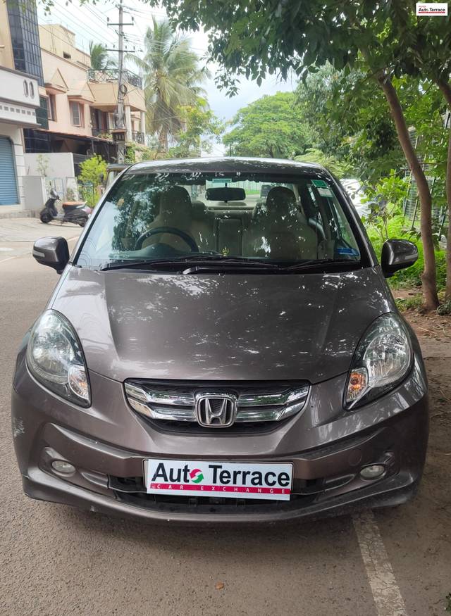 https://images10.gaadi.com/usedcar_image/4625343/original/8f0b115f444729617d33fd81da9b0140.jpg?imwidth=6400