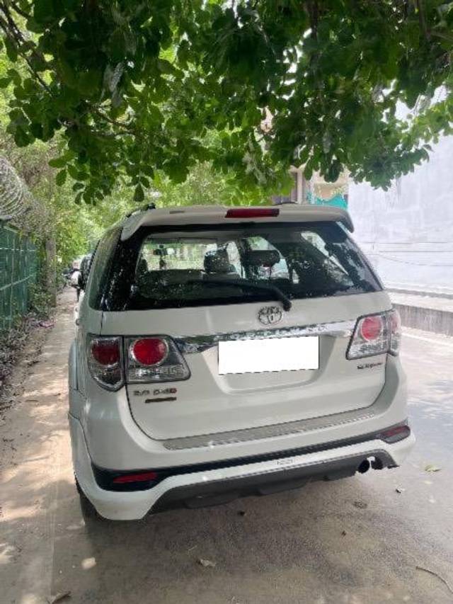 https://images10.gaadi.com/usedcar_image/4625347/original/processed_25001fbd-f0be-454e-8ea9-fc39e44e8b42.jpeg?imwidth=6401
