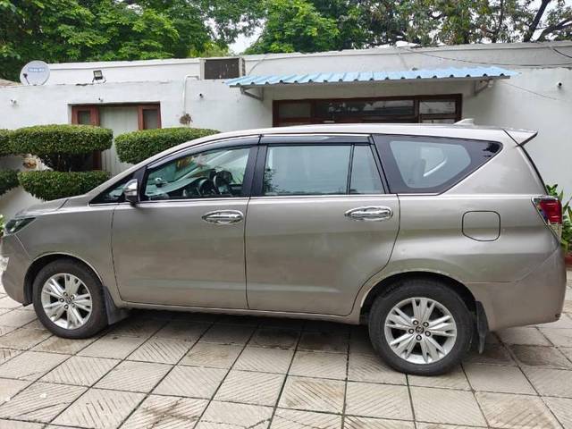 https://images10.gaadi.com/usedcar_image/4625350/original/processed_d0d29ca4-d907-4e3a-a9fe-4dd2ba6b5aae.jpeg?imwidth=6400