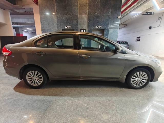https://images10.gaadi.com/usedcar_image/4625351/original/processed_4b4257aafe31f6afcb932b2db3a22380.jpg?imwidth=6401