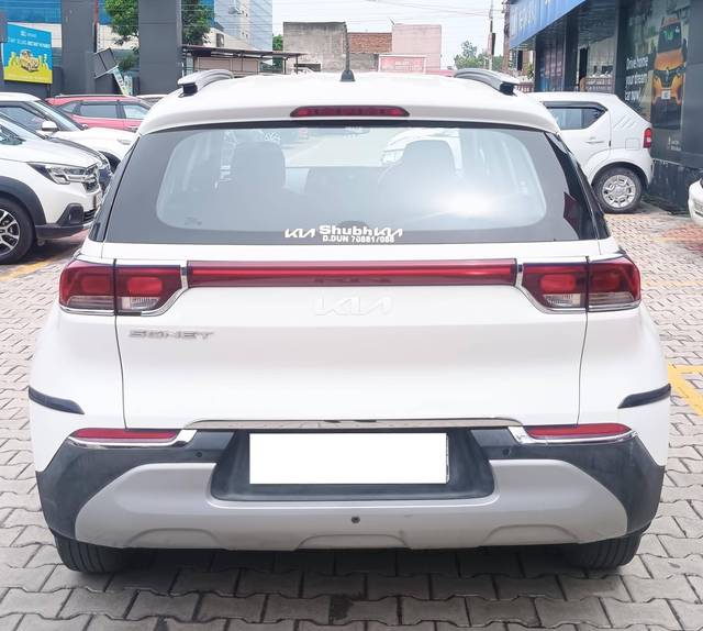 https://images10.gaadi.com/usedcar_image/4625357/original/processed_62e42021-b1a3-4d8b-a6a5-d17357db9d63.jpg?imwidth=6402