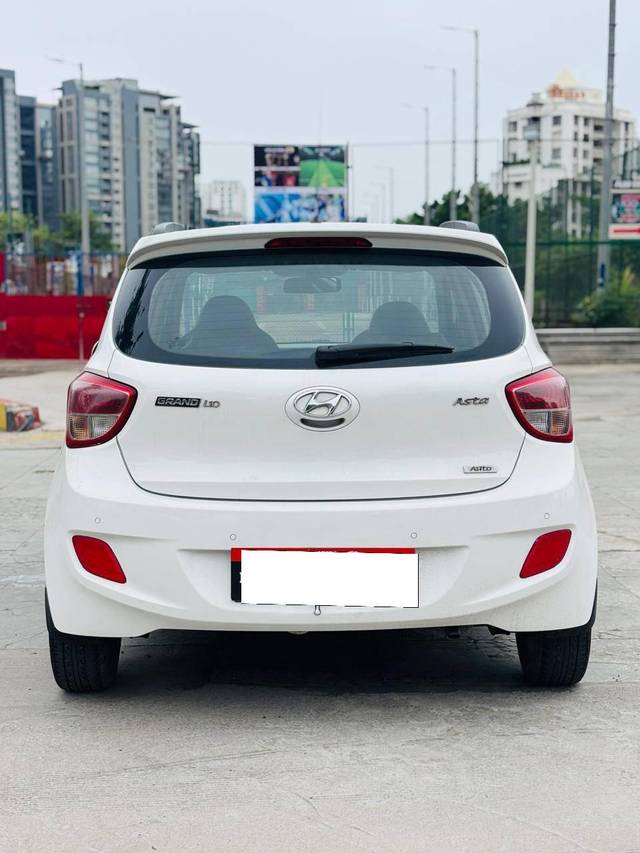 https://images10.gaadi.com/usedcar_image/4625358/original/processed_b4fe157f056649f32a22f03feac4b1a5.jpg?imwidth=6402