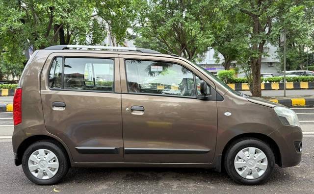 https://images10.gaadi.com/usedcar_image/4625362/original/processed_6fc4e1169cfeeae954372a7a07915311.jpg?imwidth=6401