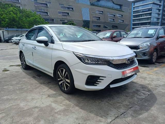 https://images10.gaadi.com/usedcar_image/4625363/original/processed_873f54e807f33d4bf8c76de819ce55a7.jpg?imwidth=6400