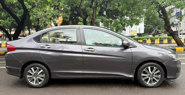 https://images10.gaadi.com/usedcar_image/4625365/original/42dfa250db6c1131aa3753e3ffc2a3d3.jpg?imwidth=6401
