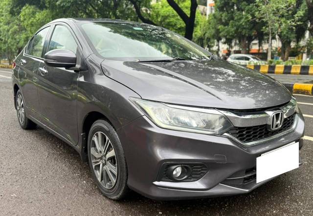 https://images10.gaadi.com/usedcar_image/4625365/original/processed_acde7720674b24d3da6825e2700a2d22.jpg?imwidth=6400