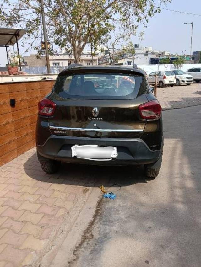 https://images10.gaadi.com/usedcar_image/4625380/original/processed_9c0797b5-5414-412b-83b0-35448c64a470.jpg?imwidth=6400