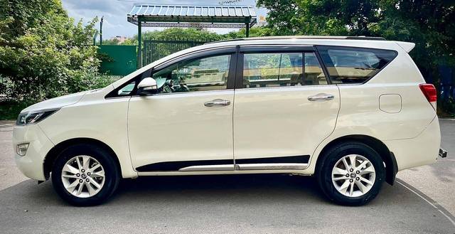 https://images10.gaadi.com/usedcar_image/4625384/original/processed_53314dae77f3b802cdcd852634c4a80f.jpg?imwidth=6402