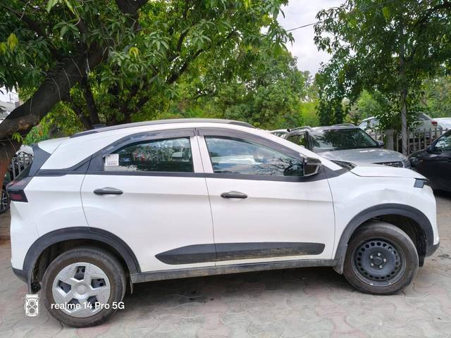 https://images10.gaadi.com/usedcar_image/4625387/original/processed_cbc04a8466afed746c44ec6ea8d2fb11.jpg?imwidth=6401