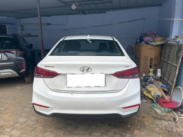 https://images10.gaadi.com/usedcar_image/4625388/original/processed_6d43edd4-7394-4035-ad2f-e68f49b2cb2c.jpeg?imwidth=6401
