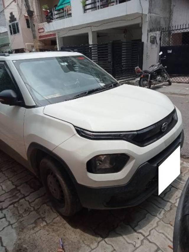 https://images10.gaadi.com/usedcar_image/4625389/original/processed_fe480a9e-cbbd-4be8-9a34-0a4f01da1e53.jpg?imwidth=6400