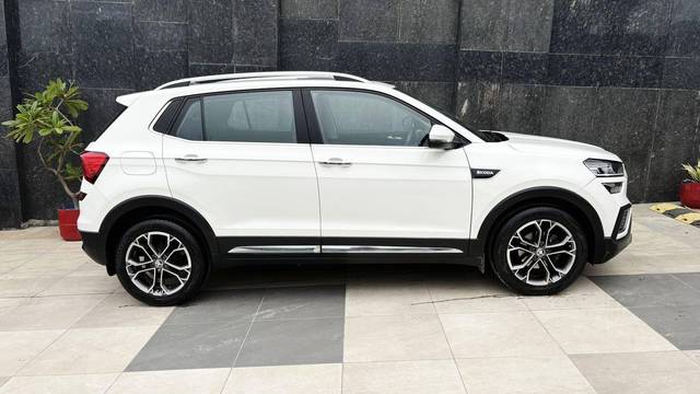 https://images10.gaadi.com/usedcar_image/4625390/original/processed_5dd6ee94626536e5622918a8020789d3.jpg?imwidth=6401