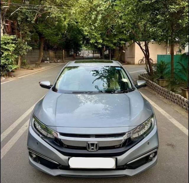 https://images10.gaadi.com/usedcar_image/4625405/original/processed_bae9a39a0555d4428f7c252a44021578.jpg?imwidth=6402