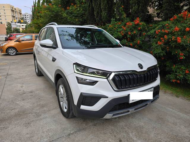 https://images10.gaadi.com/usedcar_image/4625414/original/processed_570604cdd75c95fcb2dc444b9161cecd.jpg?imwidth=6400