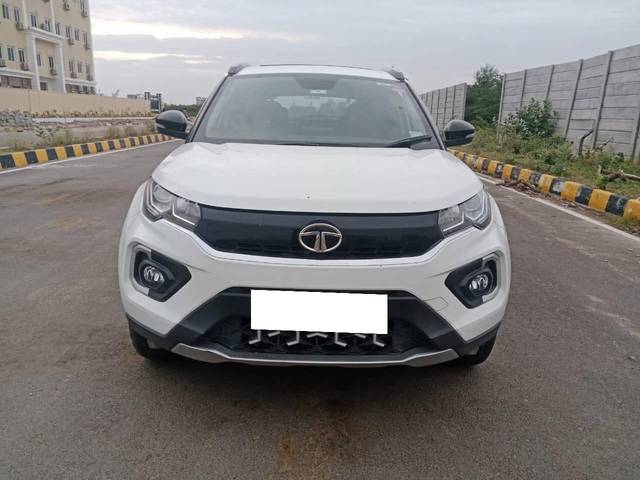 https://images10.gaadi.com/usedcar_image/4625415/original/processed_7aa444524b5747481fd3a953678ff4f6.jpg?imwidth=6402