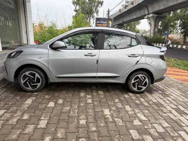 https://images10.gaadi.com/usedcar_image/4625439/original/processed_bc26f296-5ca8-4e64-9d82-6fe02778fe3c.jpeg?imwidth=6402