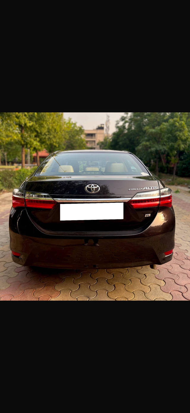 https://images10.gaadi.com/usedcar_image/4625441/original/processed_ee45dc21-6174-45f8-9125-8208850bebfe.png?imwidth=6401