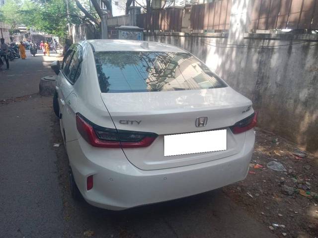 https://images10.gaadi.com/usedcar_image/4625451/original/processed_a4d43bc88538e4a0f71a35dfb1af9a91.jpg?imwidth=6402