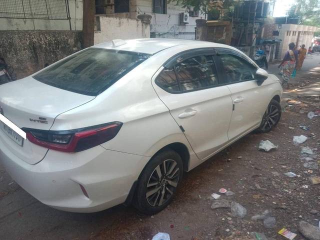 https://images10.gaadi.com/usedcar_image/4625451/original/processed_f3a21cefd5a962bf57ffdcd320702096.jpg?imwidth=6401