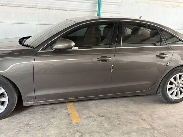 https://images10.gaadi.com/usedcar_image/4625475/original/processed_d624abf0-0f9c-4c28-b765-6d5377396871.jpeg?imwidth=6400