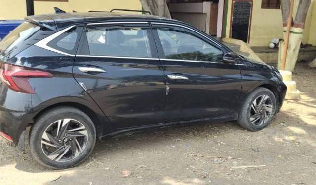 https://images10.gaadi.com/usedcar_image/4625477/original/processed_63453ea9-44de-4353-9a5f-cff02f893829.jpg?imwidth=6402