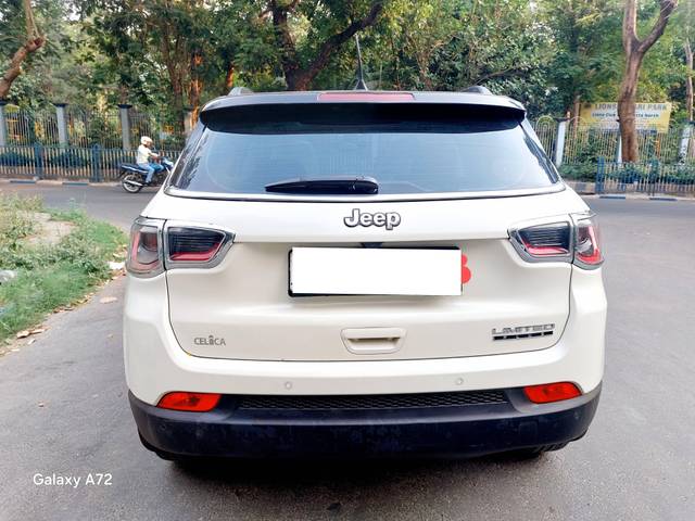 https://images10.gaadi.com/usedcar_image/4625494/original/processed_8ea7bebec82f69d0ad829febb60e57bd.jpg?imwidth=6401