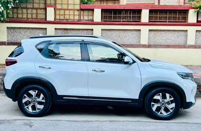 https://images10.gaadi.com/usedcar_image/4625504/original/4cfaf70b1396e879c373e5b3cdb6b29f.jpg?imwidth=6401