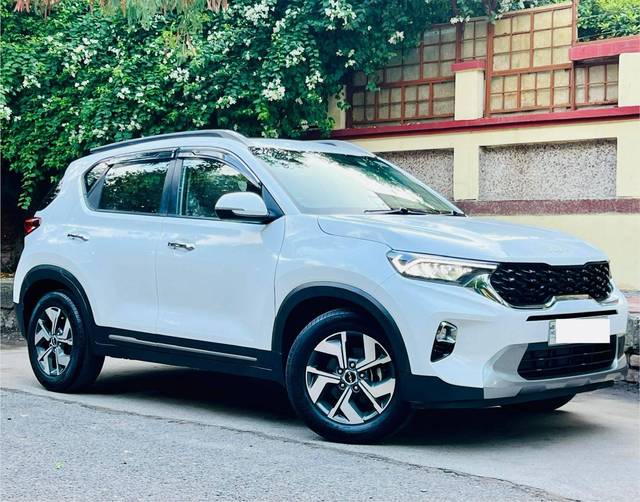 https://images10.gaadi.com/usedcar_image/4625504/original/processed_67d72fa3f38ac06000bdb84da1b37b52.jpg?imwidth=6400