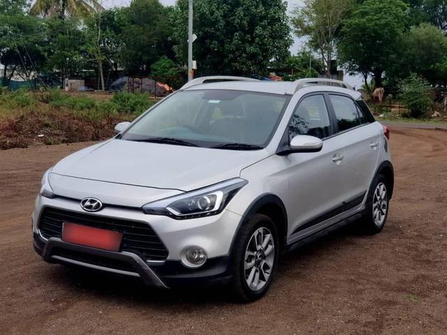 https://images10.gaadi.com/usedcar_image/4625505/original/processed_451c8dcc-632e-423c-8671-1169580fbd96.jpg?imwidth=6402