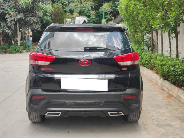 https://images10.gaadi.com/usedcar_image/4625513/original/processed_4ff6457542e1ce350a1d28633a036478.jpg?imwidth=6402