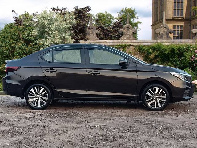 https://images10.gaadi.com/usedcar_image/4625520/original/5392c4ba7b3475b5c6c9adde5073fb09.jpg?imwidth=6401